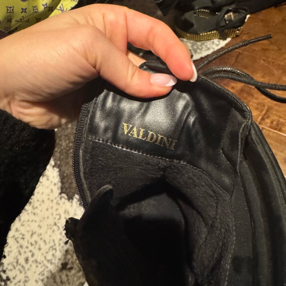 Valdini Black Laceup Boots 10 - Picture 6 of 7
